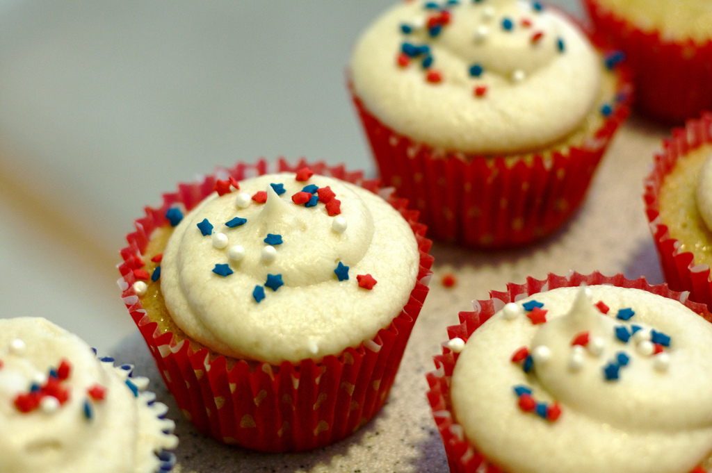 cupcake decorating