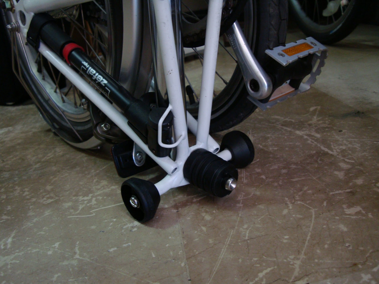 Riding a folding bike around Manila From caster wheels to in line