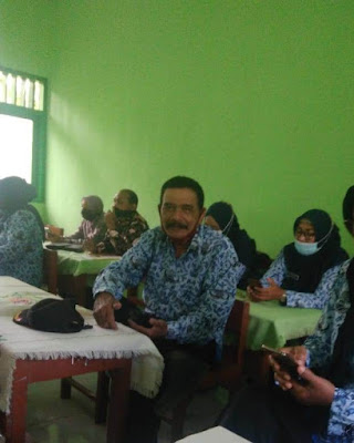 Drs. WASIS (BENDAHARA BOS)