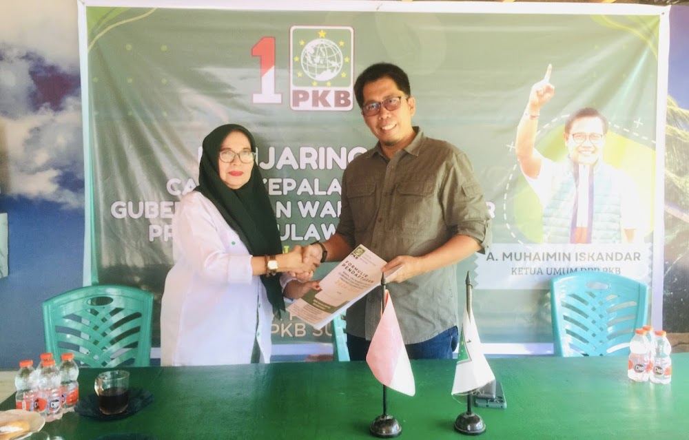 AIM Mengambil Folmulir Cakada di PKB Sulbar