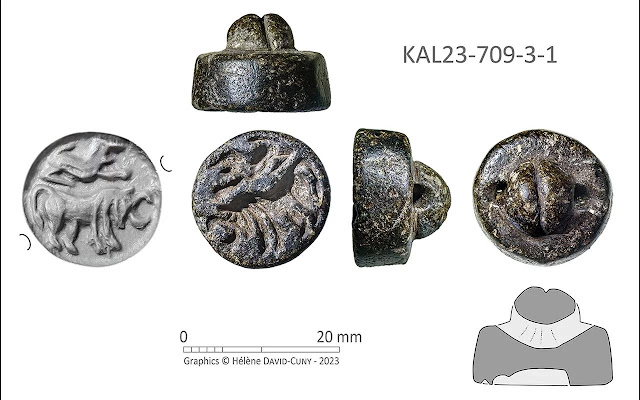 Σφραγίδα τύπου (KAL23/709/3/1) από μαλακό λίθο που βρέθηκε στην Kalba. [Credit: H. David-Cuny / Antiquity 2024]