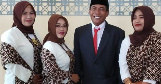 Andi Sukma anggota DPRD Luwu Utara periode 2019-2024 dari partai Hanura bawa 3 istri saat pelantikan
