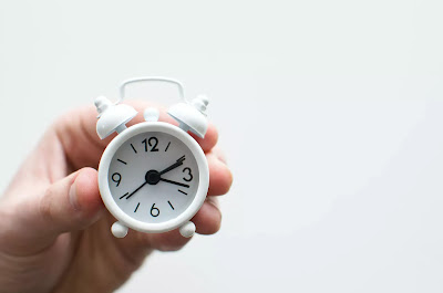 How to Effectively Manage Your Time: 10 Tips for a Professional Time management