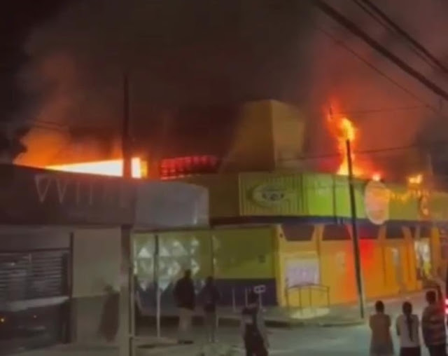 Incêndio de grande proporção atinge supermercado no RN; veja vídeo