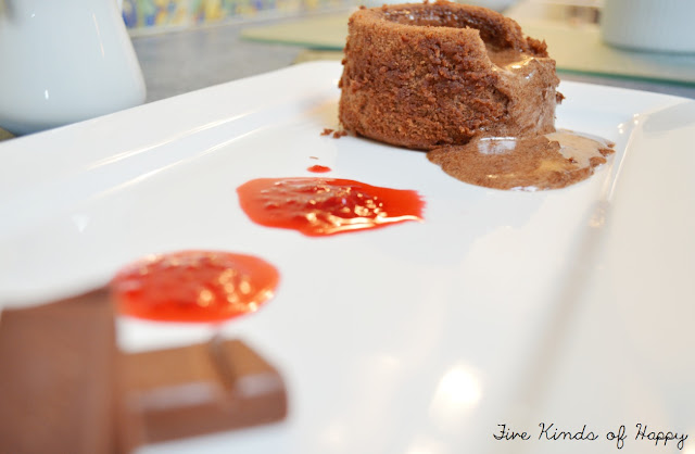 Moellexus au Chocolat with raspberry coulis recipe, from Five kinds of Happy blog