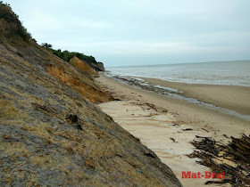 Tempat Menarik di Miri Tusan Cliff Bekenu Beach