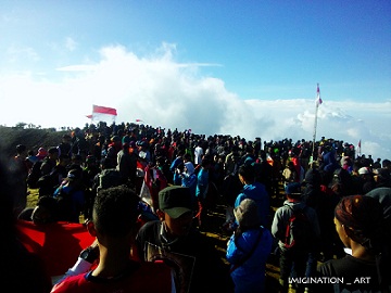 Jalur pendakian Gunung Ciremai via Palutungan