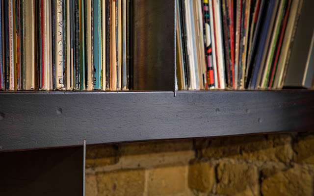 Picture of dark brown book shelf 