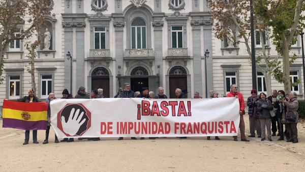 Concentración contra la aministia de los crimines del franquismo ¡Basta ya de impunidad!