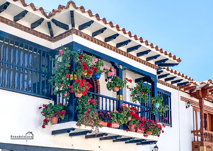 Beautiful balcony - Colonial architecture