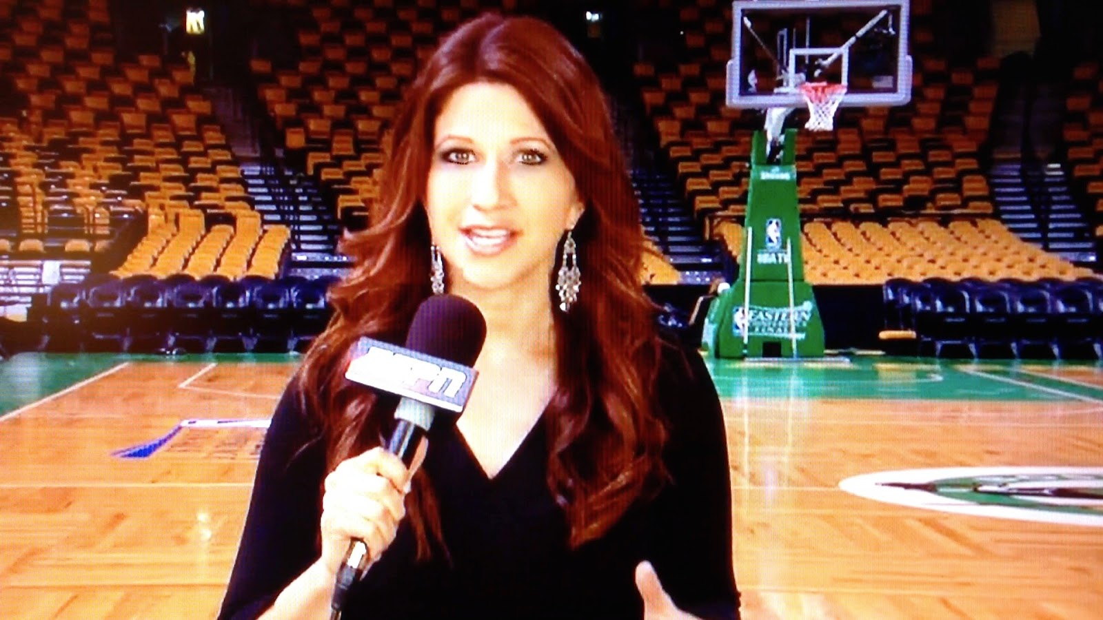 why does rachel nichols (espn journalist) have a zit on her chin | IGN