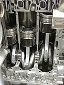 cutaway view of pistons By Mj-bird via Wikimedia Commons