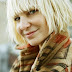 Sem Farofa e David Guetta, Sia Furler Aposta na Carreira Solo e Lança o Novo Single "Chandelier"!