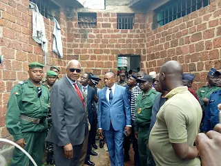 Visite du Monsieur le Ministre de la Justice à la prison civile de Kindia