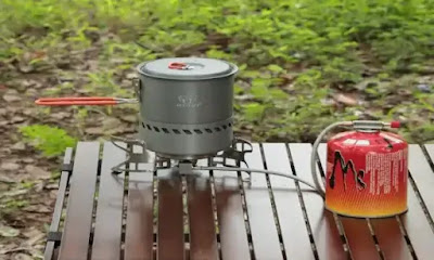 12 IMPORTANT CAMPING ITEMS MUST HAVE