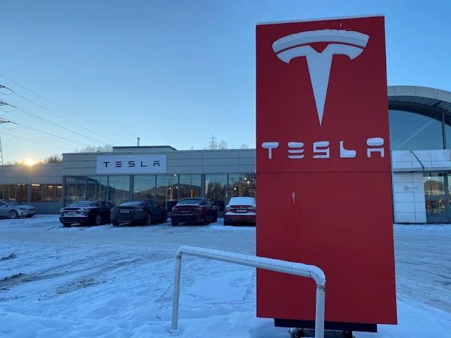 Tesla must respect collective bargaining rights, Norway's sovereign wealth fund says