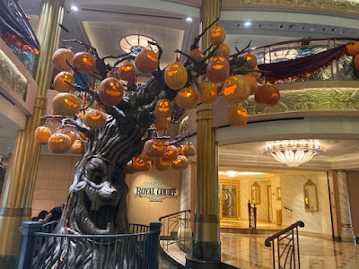 Disney Fantasy Halloween pumpkin tree