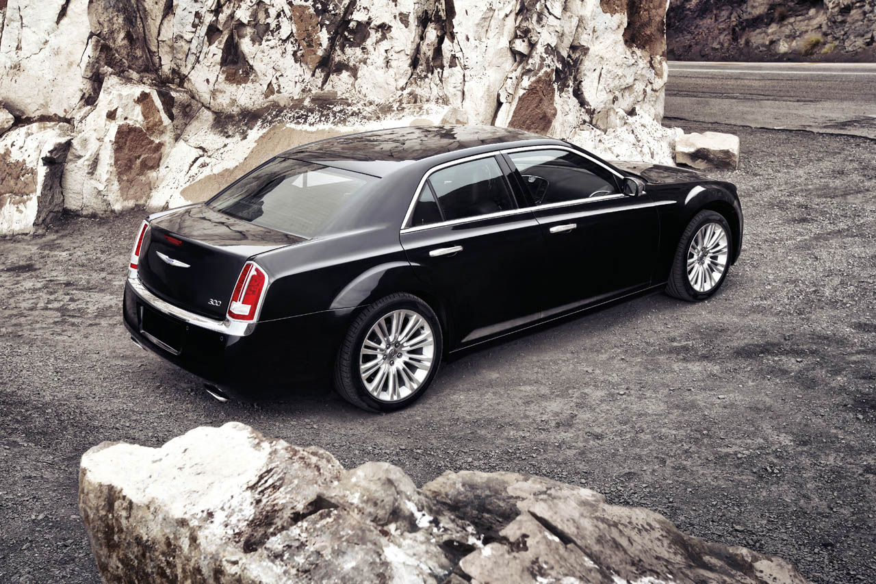 Chrysler 300s 2013 HD Wallpapers