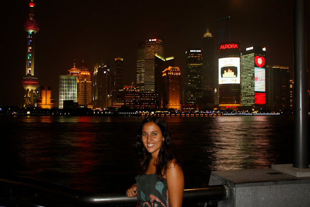 Vistas del Skyline de Pudong desde el Bund, Shangai.