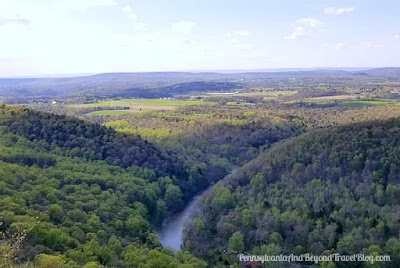 Hiking Appalachian Trail and Hawk Rock Overlook in Duncannon Pennsylvania