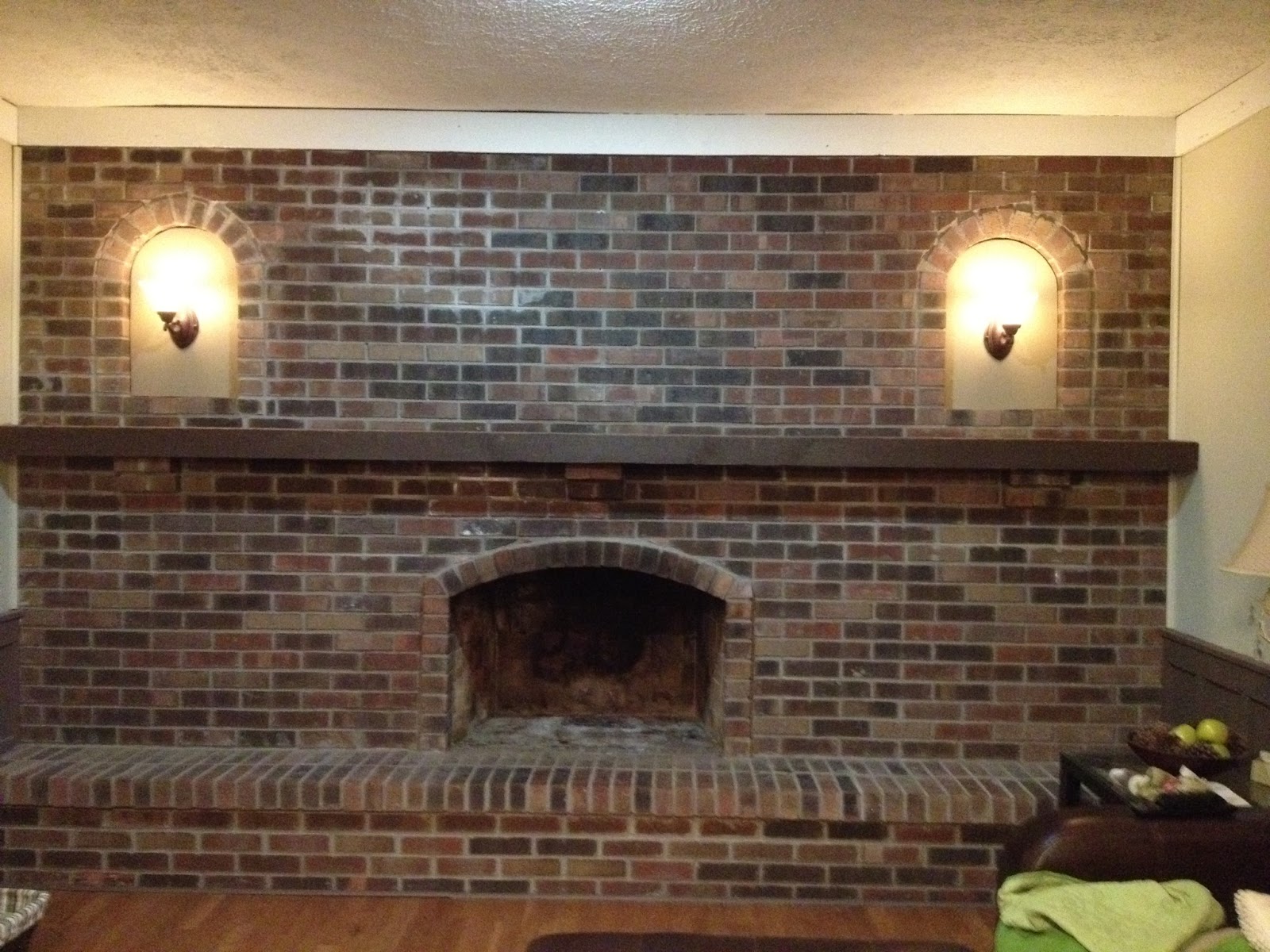 Livin' with Linds: 1970's Fireplace Makeover