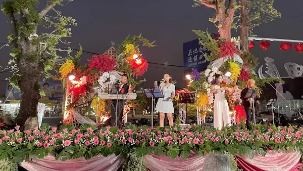 ▲花鄉田尾迎賓祭還有精彩的音樂表演，讓大家放鬆心情，盡興享受一場富有視覺、聽覺和味覺的饗宴。（記者林明佑翻攝）