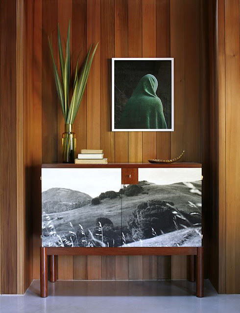 vignette , console table , C line of design 