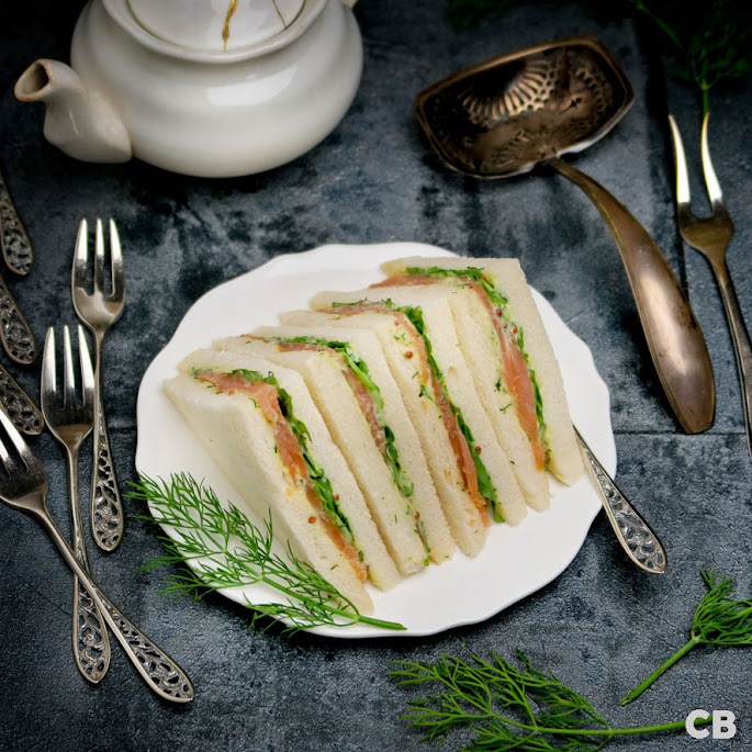 Recept: zo maak je zelf luxe high tea sandwiches met gerookte zalm en honing-mosterd-dillesaus