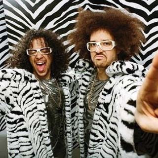 LMFAO - Champagne Showers Lyrics | Letras | Lirik | Tekst | Text | Testo | Paroles - Source: musicjuzz.blogspot.com