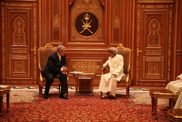 Israeli PM Netanyahu and Sultan Qaboos on the right on Friday in Muscat