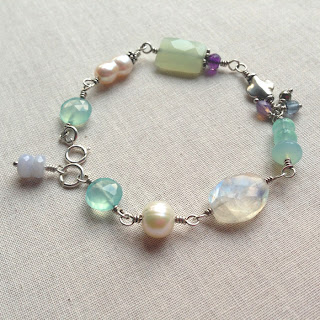 Great gemstone wire wrapped bracelet - interesting tips on what makes it wearable and pretty: Lisa Yang's Jewelry Blog