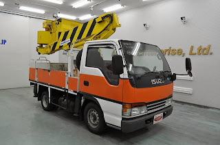 2001 Isuzu Elf 0.4ton Cherry Picker for South Sudan to Mombasa