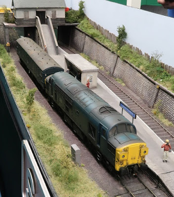 Dalnottar O gauge model railway layout Ian Futers