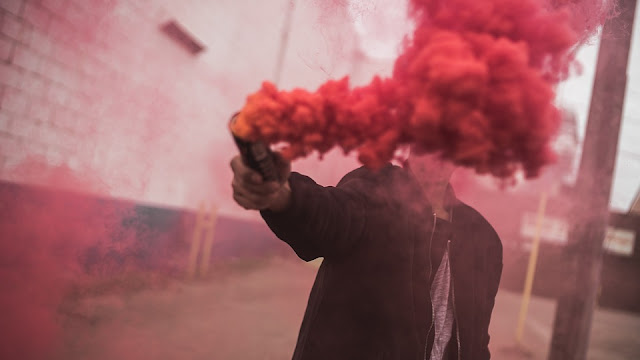 colour smoke bomb photoshoot concept