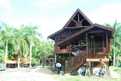 KotaStar BUILDING A RUMAH KAYU  HOME