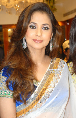 Hot URMILA MATONDKAR Photos In Traditional Saree Looking Very Sexy