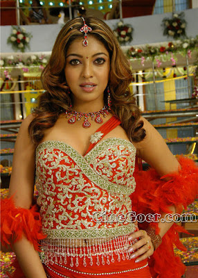 Hot Actress Tanushree Dutta Pics