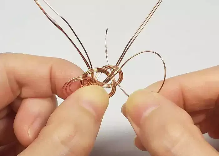 ワイヤーで水引の宮結び/step5:左端の装飾