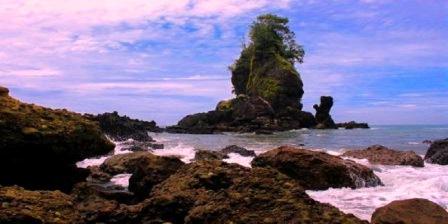 6 Tempat Wisata Pantai Di Kebumen Jawa Tengah Yang Terkenal