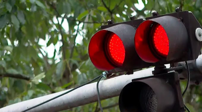 NATAL: Passar no semáforo vermelho de madrugada causa multa em Natal? Entenda