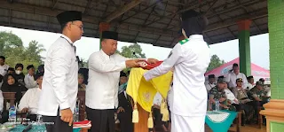 Ketua PC GP Ansor Kabupaten Lampung Timur, H.M.Muslih, memimpin upacara Hari Santri Nasional (HSN) ke-8 tahun 2023 di Kecamatan Jabung.