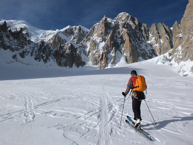 ski de rando à la combe Maudite massif du Mont blanc Manu RUIZ