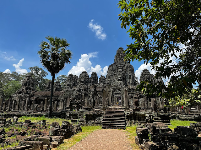 Siem Reap, Kamboçya, Asya, Güneydoğu asya, Ta Prohm, linga, khmer, kimer, tonle sap, bayon, şelale, asya şelaleleri, angkor wat, angkor, angkor thom, bayon, bayon temple, budizm, hinduizm, kamboçyada gezilecek yerler, kamboçya turları, asya turu, asya seyahati, rambutan, seyahat, blog, gezilecek yerler, tomb raider, angelina jolie, mayın müzesi, mayın tarlası, aki ra, royal, spa, royal spa