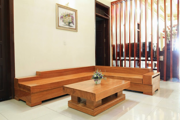 Vệ sinh bàn ghế sa lông gỗ có sơn PU nên chú ý bảo quản lớp sơn