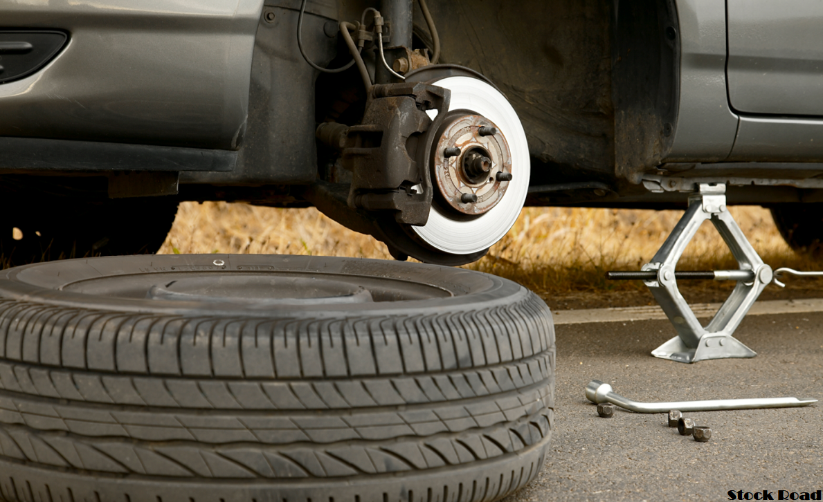 कार के टायर में तुरंत कर दें इसे चेंज, हो सकता है बड़ा हादसा (Change the tire of your car immediately, it may cause a major accident.)