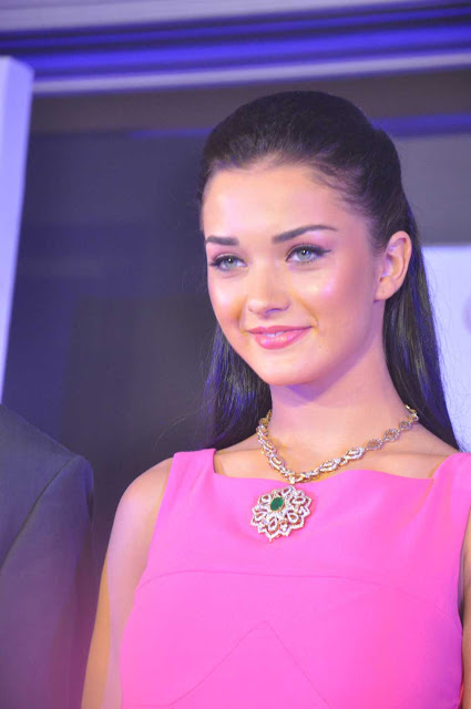 Actress Amy Jackson Hot Photos