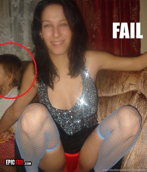 photo-fail-mother-upskirt-kid