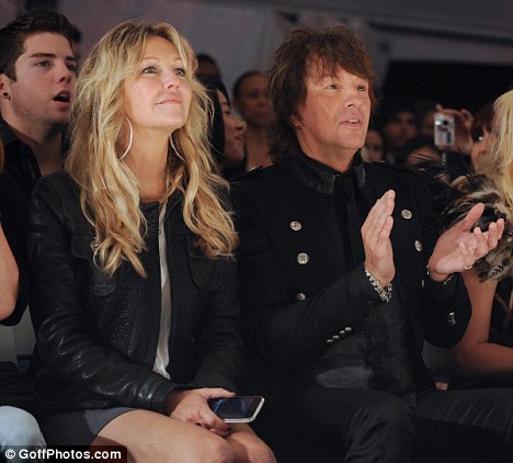 Show of support Locklear and Richie Sambora took front row seats at the