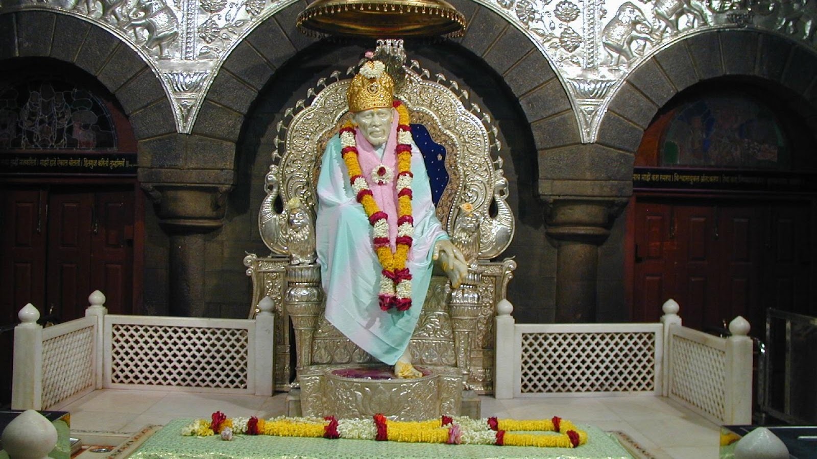 1335522952shirdi-sai-baba-wallpaper-eye-sai.jpg