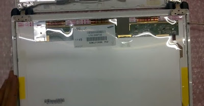 Blog tips dan trik cara gampang kali ini akan menyebarkan cara mengganti LCD Laptop ASUS dalam h Cara Praktis Ganti LCD Laptop ASUS Dalam 5 Menit